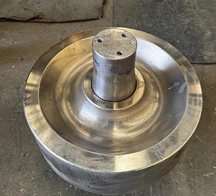 Precision CNC Machined Heavy Roller Hub & Shaft
